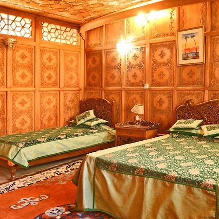 De Laila House Boat By Sterling Hotel Srinagar  Bagian luar foto