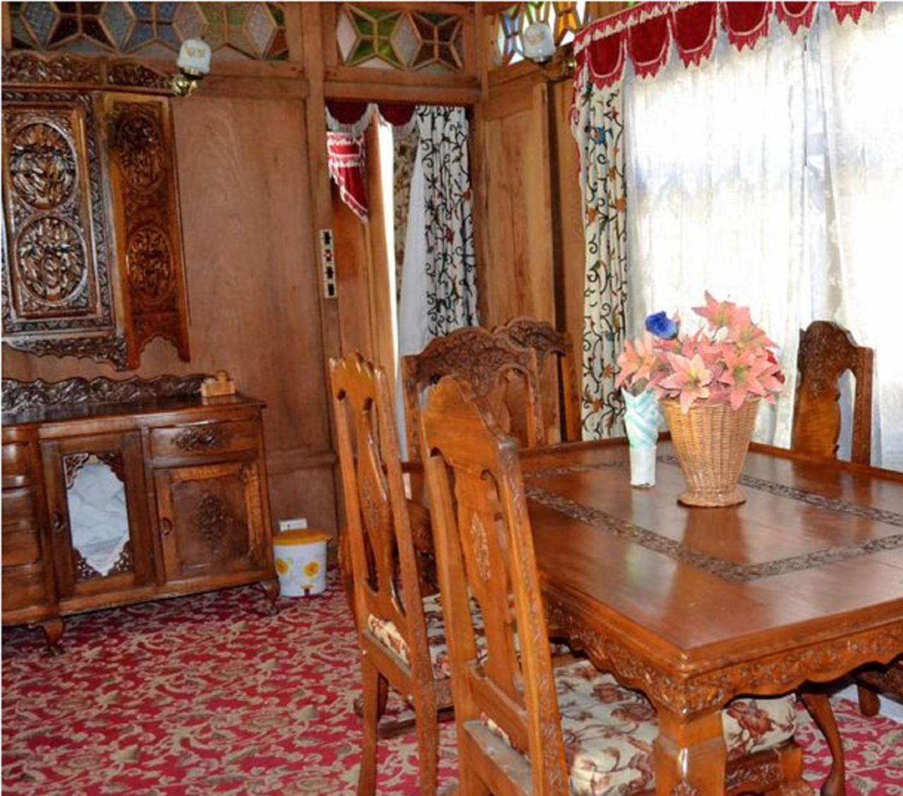 De Laila House Boat By Sterling Hotel Srinagar  Bagian luar foto