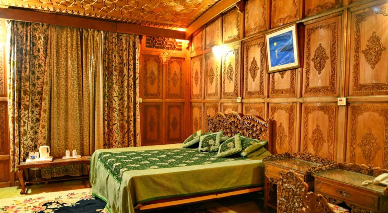 De Laila House Boat By Sterling Hotel Srinagar  Bagian luar foto